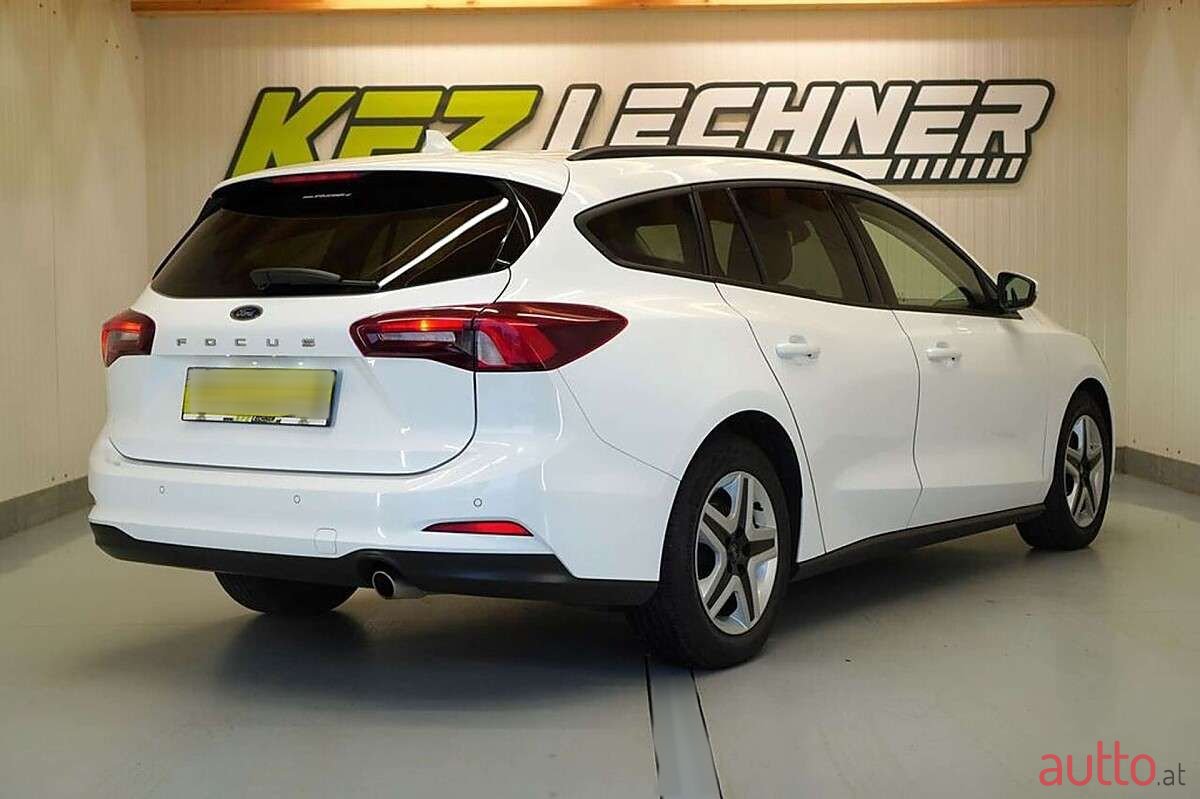 2022' Ford Focus photo #3