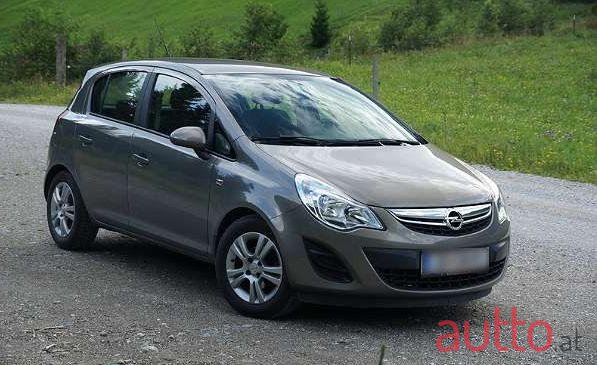 2012' Opel Corsa photo #2