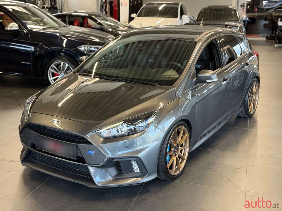 2017' Ford Focus photo #2