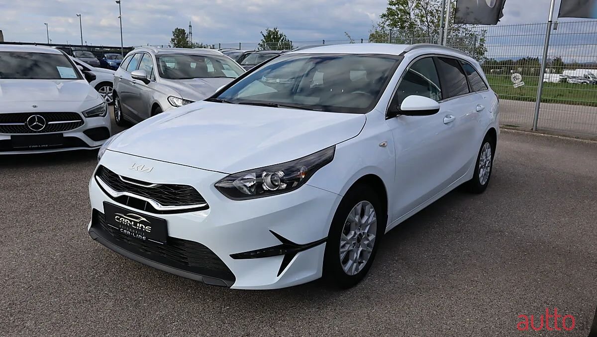 2023' Kia Ceed photo #5
