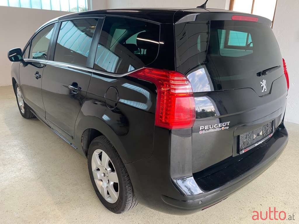 2010' Peugeot 5008 photo #4