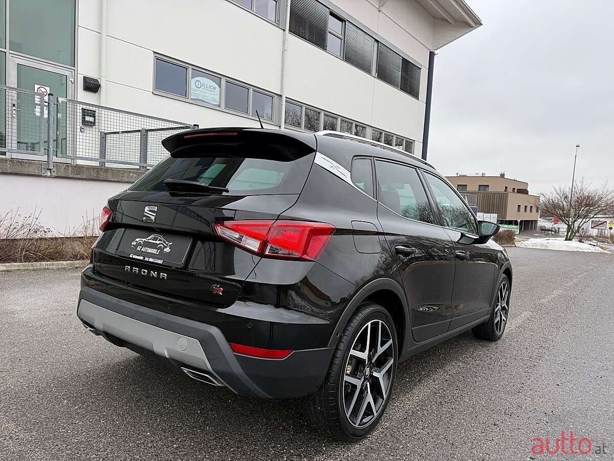 2020' SEAT Arona photo #5