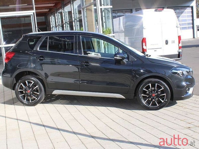 2019' Suzuki SX4 photo #2