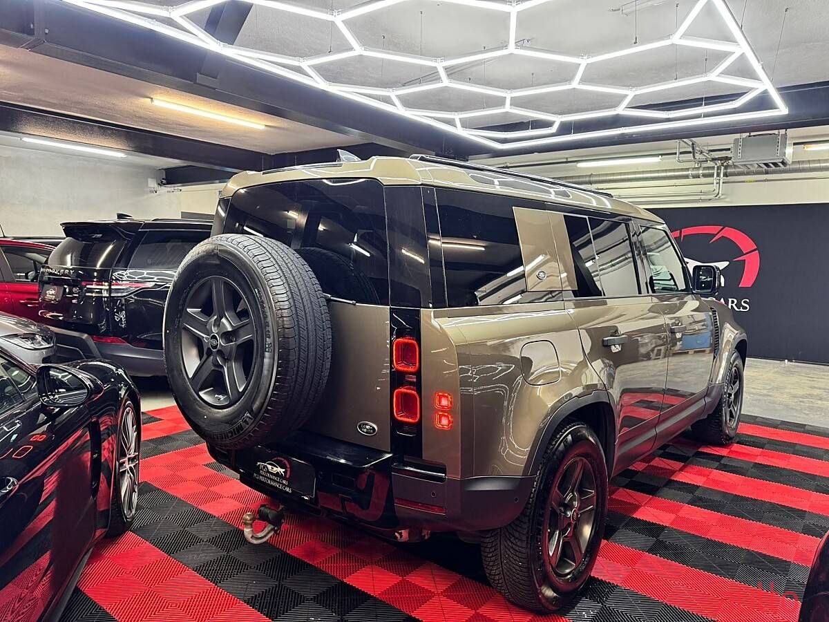 2020' Land Rover Defender photo #5