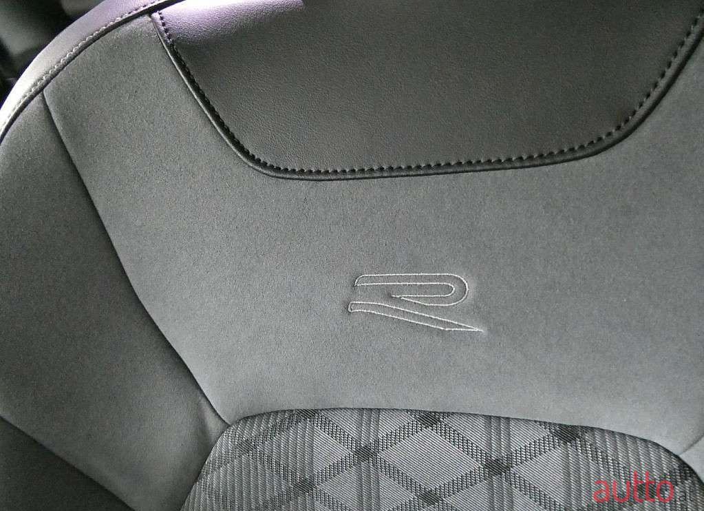 2022' Volkswagen T-Roc photo #6