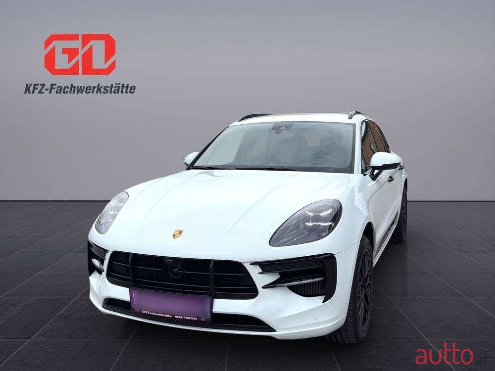 2020' Porsche Macan photo #1
