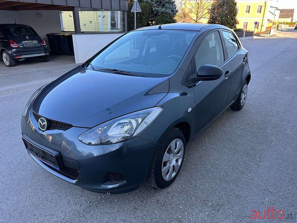 2010' Mazda Mazda2 photo #3