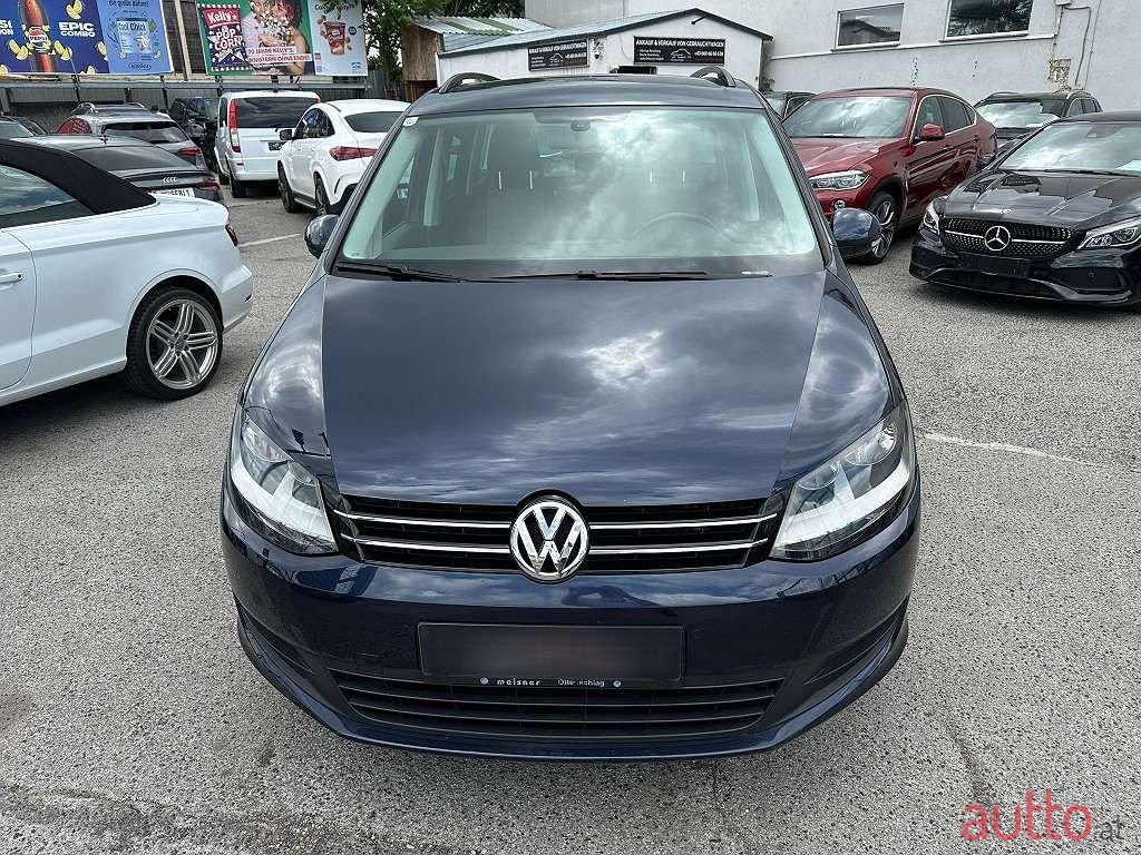 2013' Volkswagen Sharan photo #2