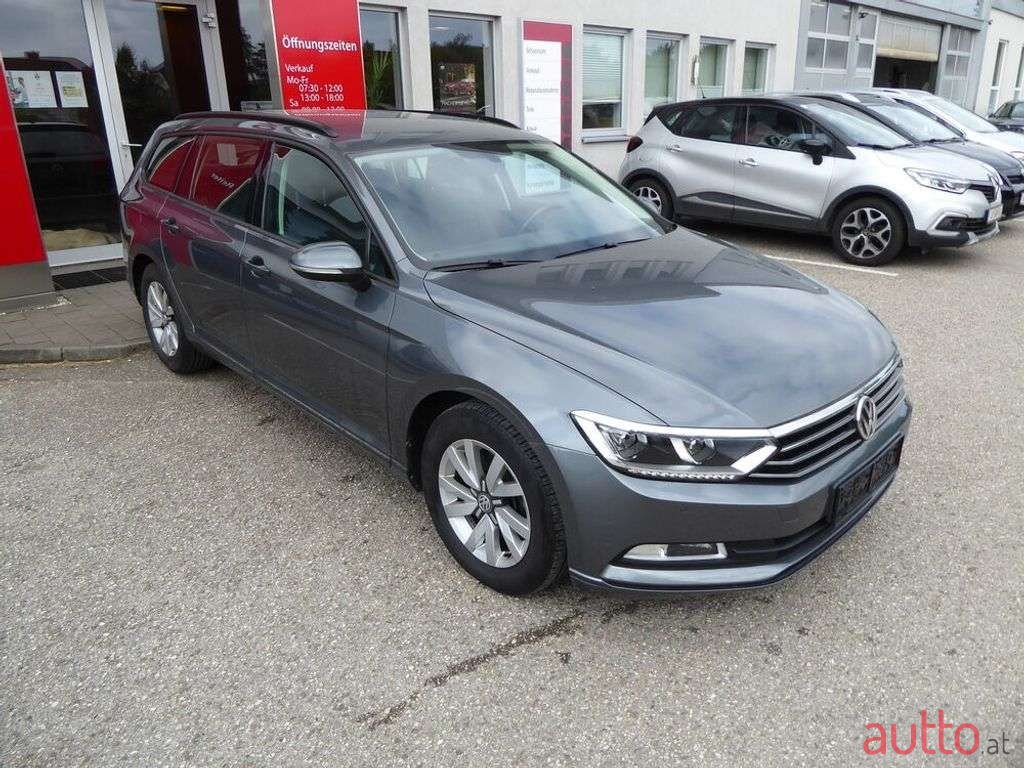 2017' Volkswagen Passat photo #6