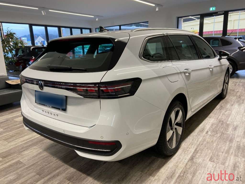 2023' Volkswagen Passat photo #4