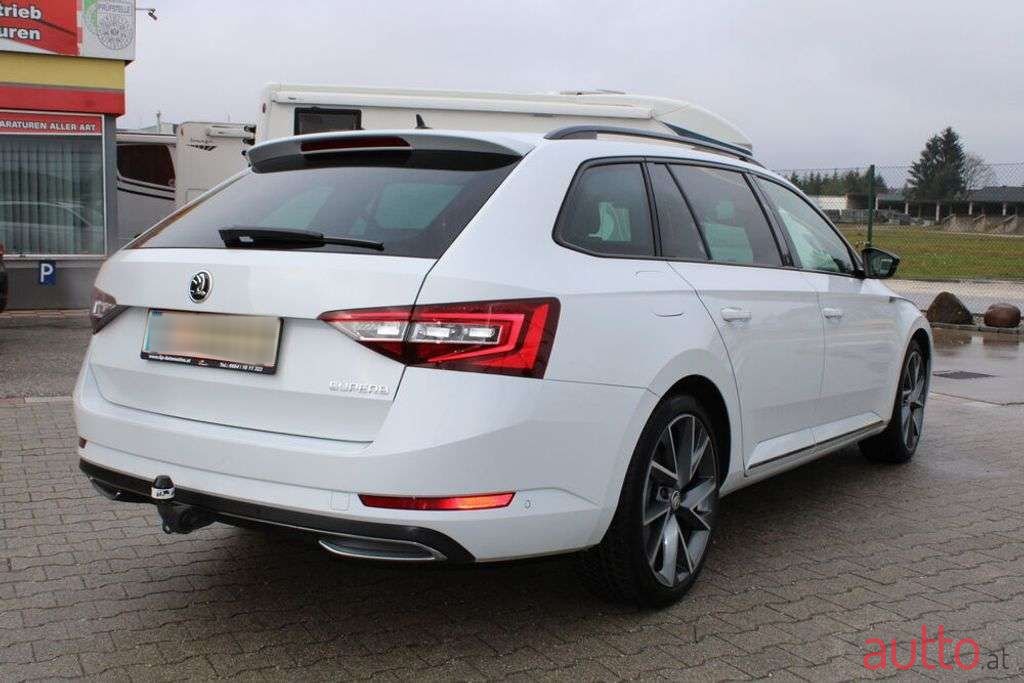 2017' Skoda Superb photo #5
