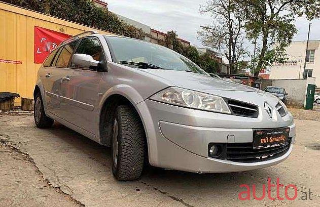 2008' Renault Megane photo #1