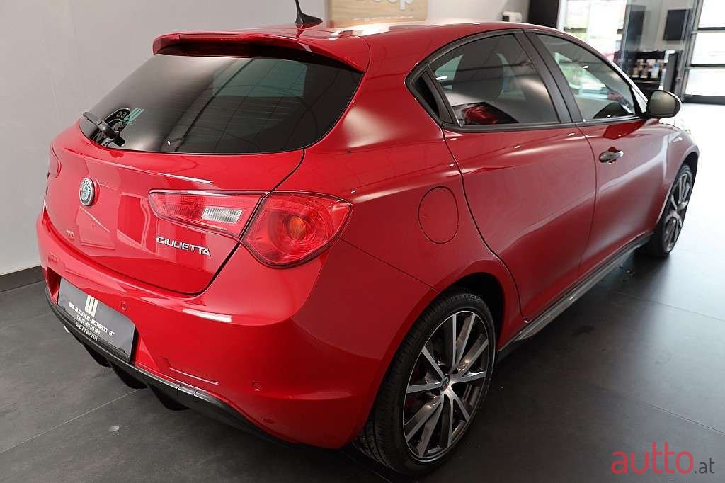 2018' Alfa Romeo Giulietta photo #2