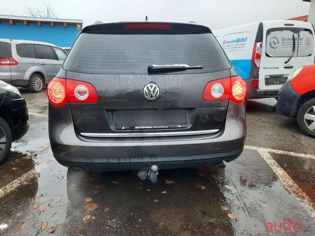 2010' Volkswagen Passat photo #5