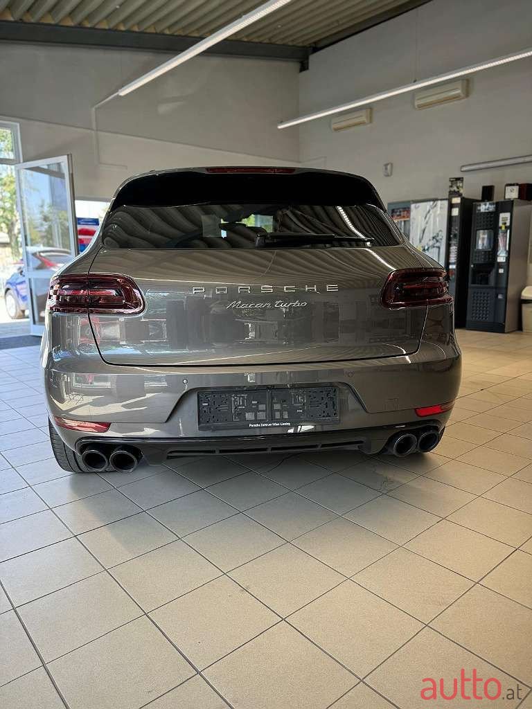 2017' Porsche Macan photo #5