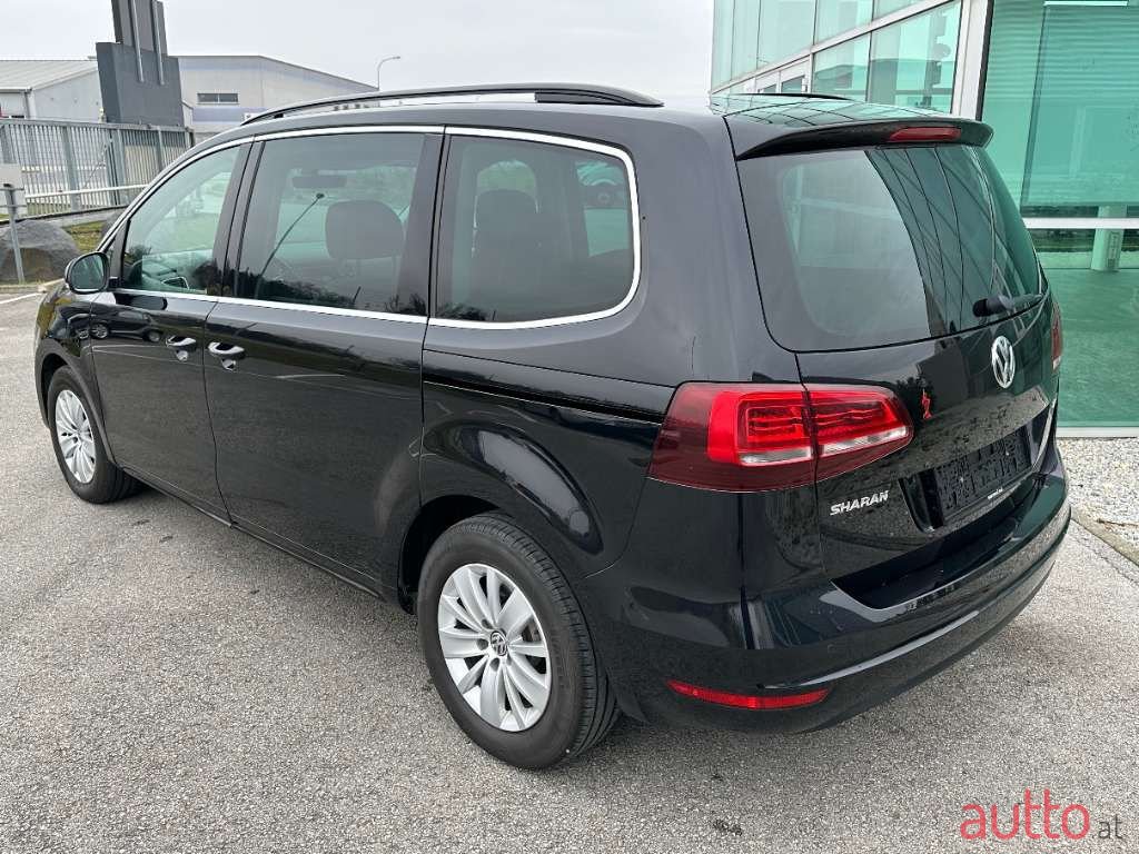 2016' Volkswagen Sharan photo #5