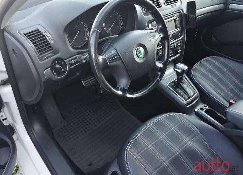 2006' Skoda Octavia photo #2