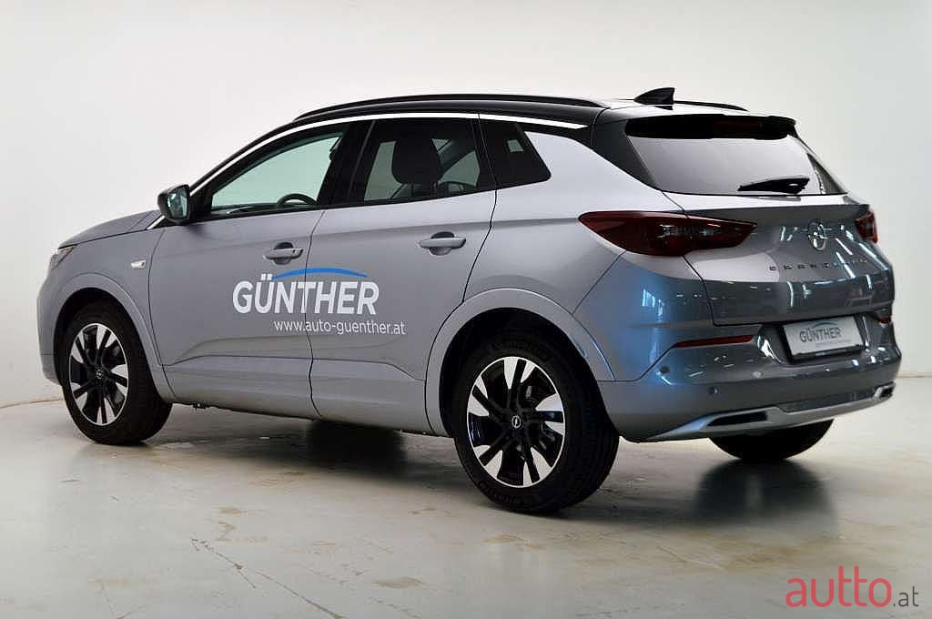 2022' Opel Grandland X photo #3