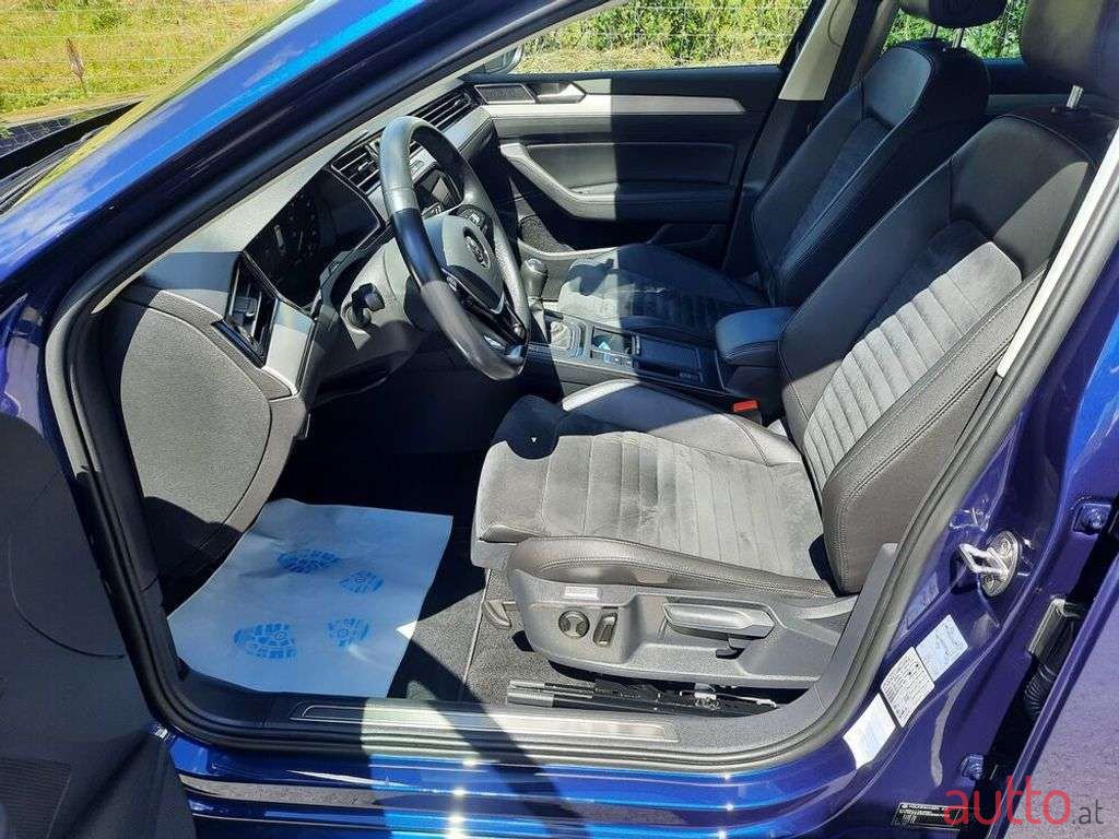 2019' Volkswagen Passat photo #6