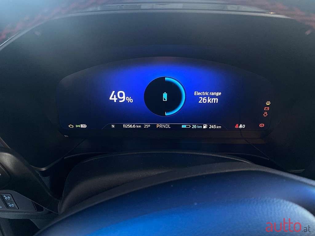 2022' Ford Kuga photo #5