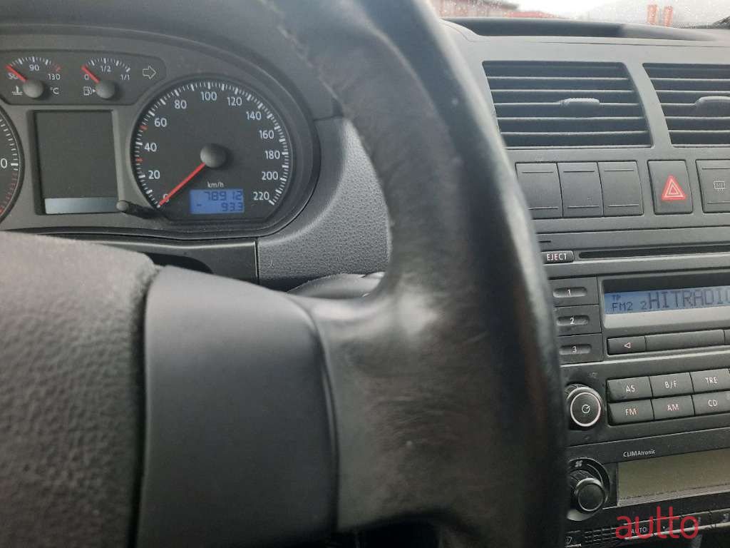 2008' Volkswagen Polo photo #6