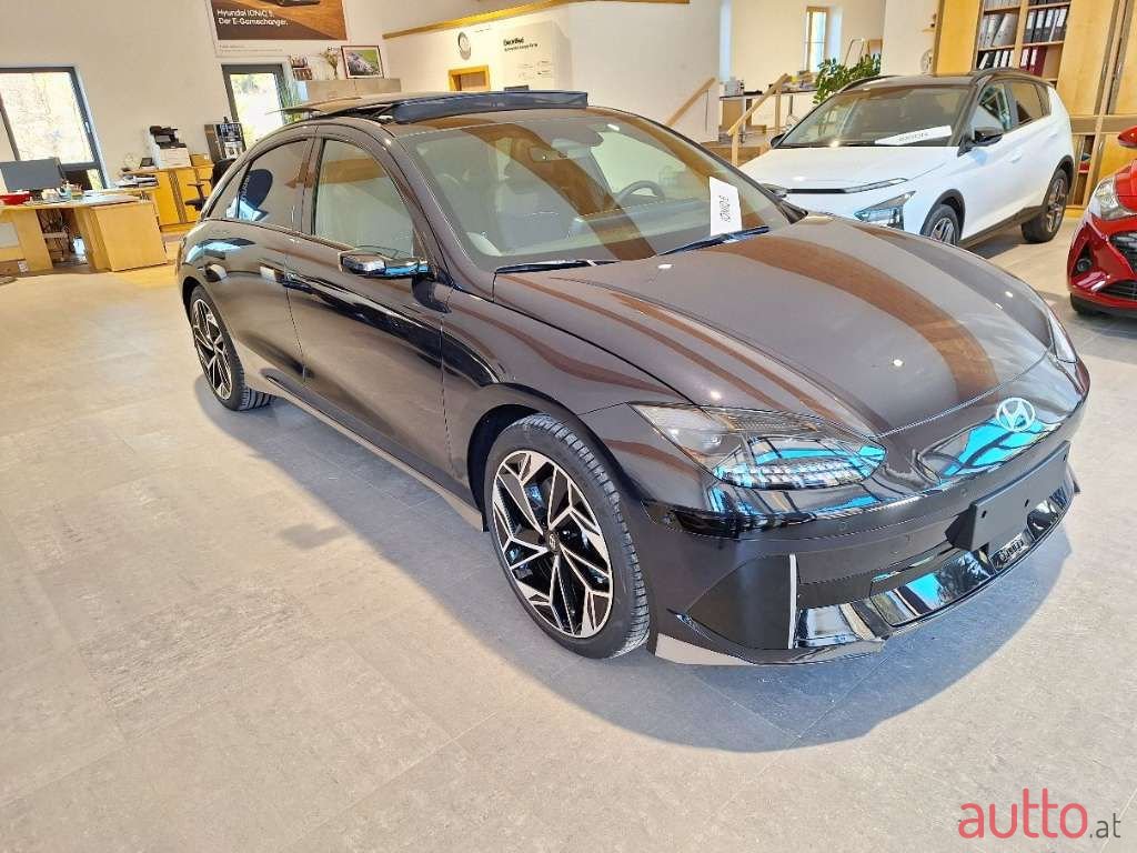 2023' Hyundai Ioniq 6 photo #2