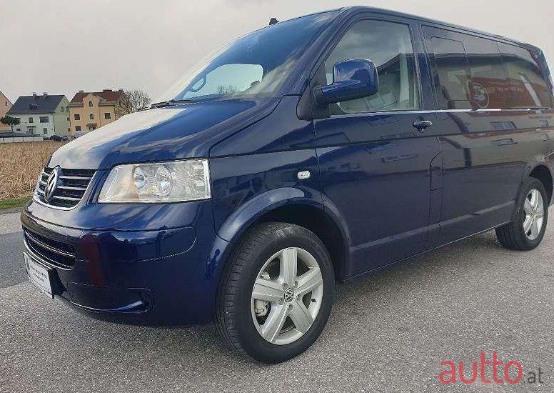 2005' Volkswagen Multivan photo #1