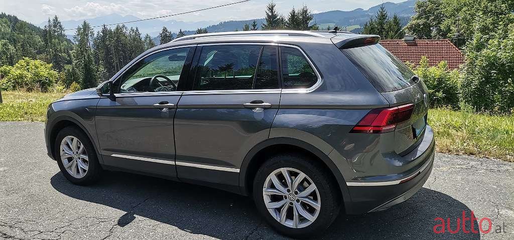 2017' Volkswagen Tiguan photo #4