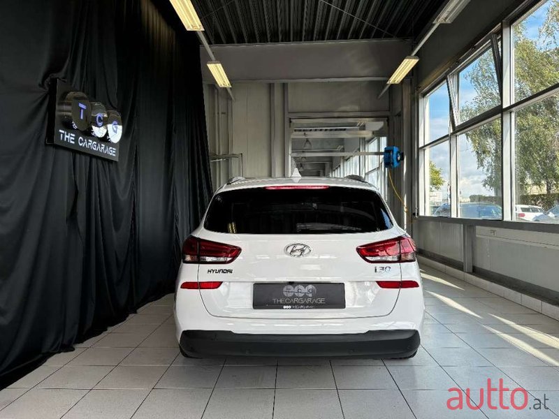 2020' Hyundai i30 photo #6