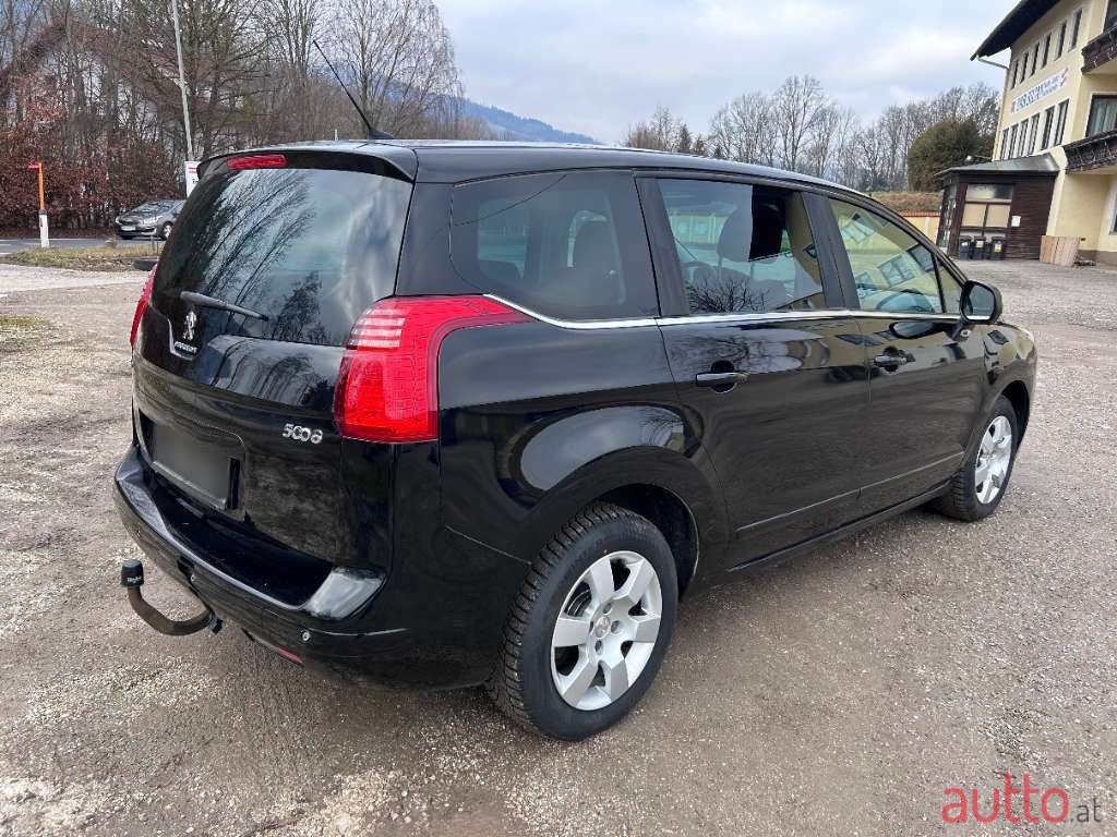 2015' Peugeot 5008 photo #6