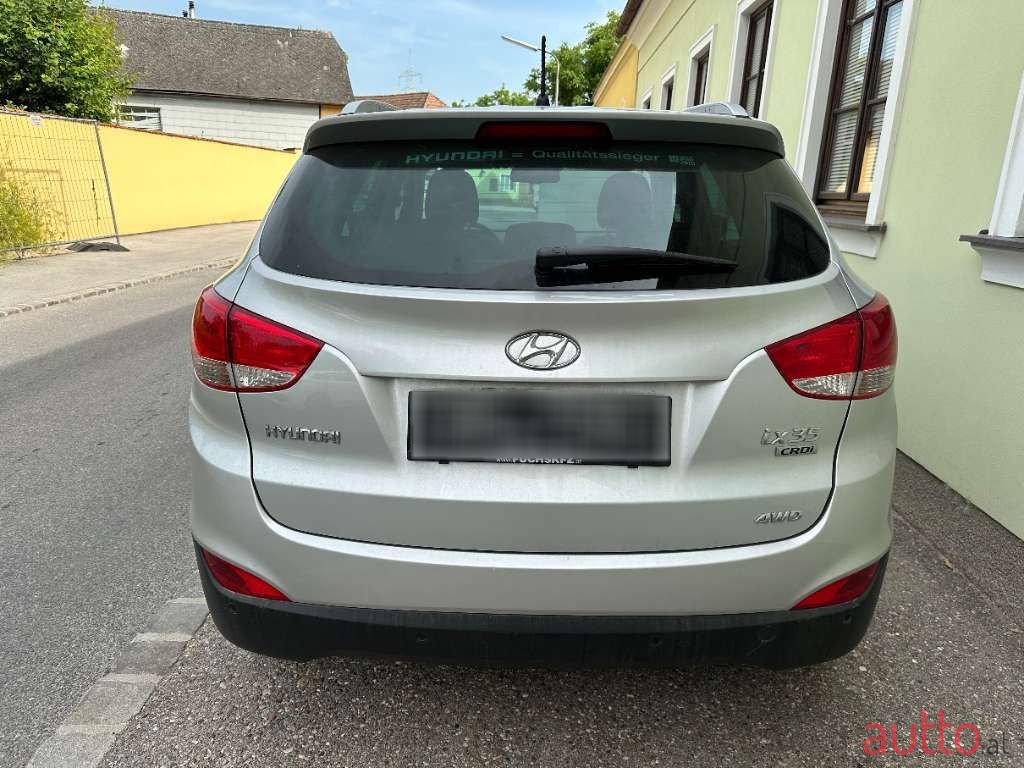2011' Hyundai ix35 photo #6
