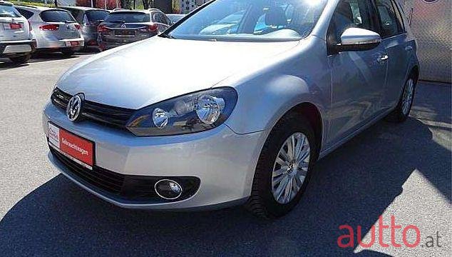 2009' Volkswagen Golf photo #1