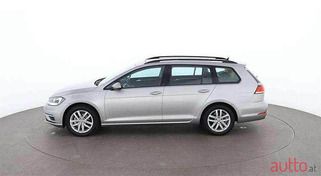 2018' Volkswagen Golf photo #5