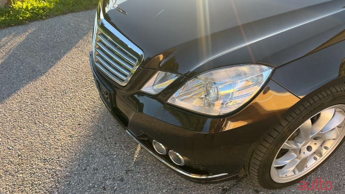 2010' Mercedes-Benz E-Klasse photo #1