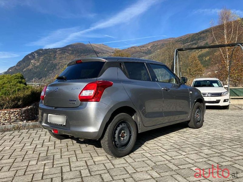 2020' Suzuki Swift photo #5