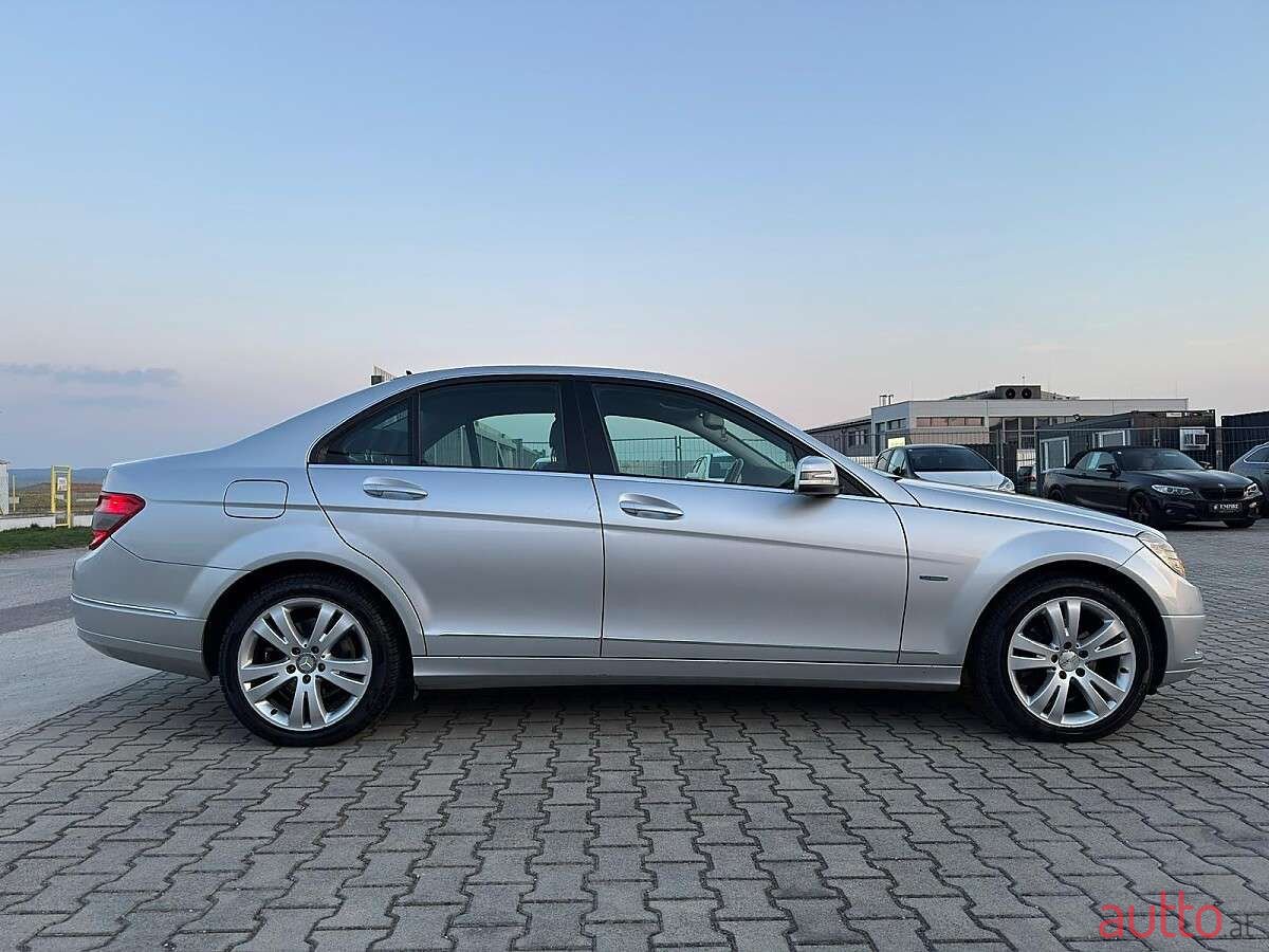 2011' Mercedes-Benz C-Klasse photo #6