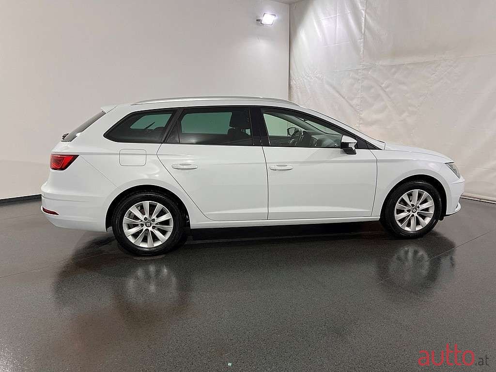 2020' SEAT Leon photo #5