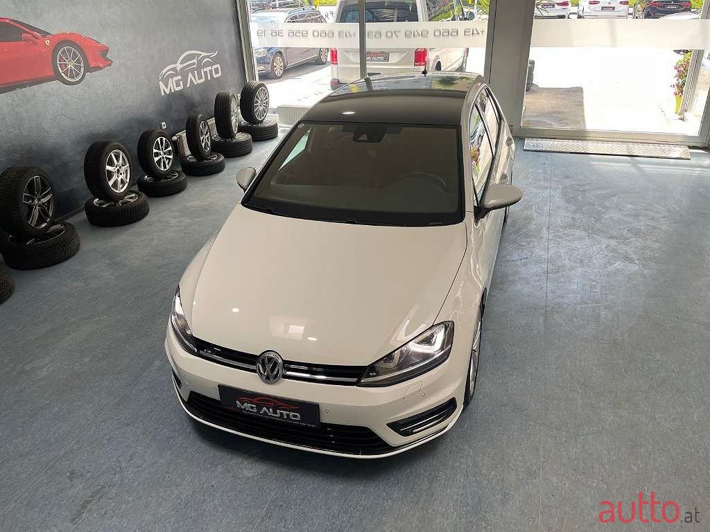 2014' Volkswagen Golf photo #3