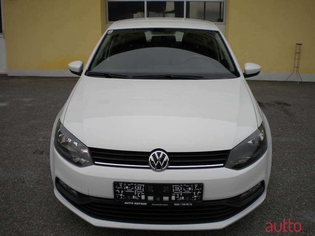 2015' Volkswagen Polo photo #1
