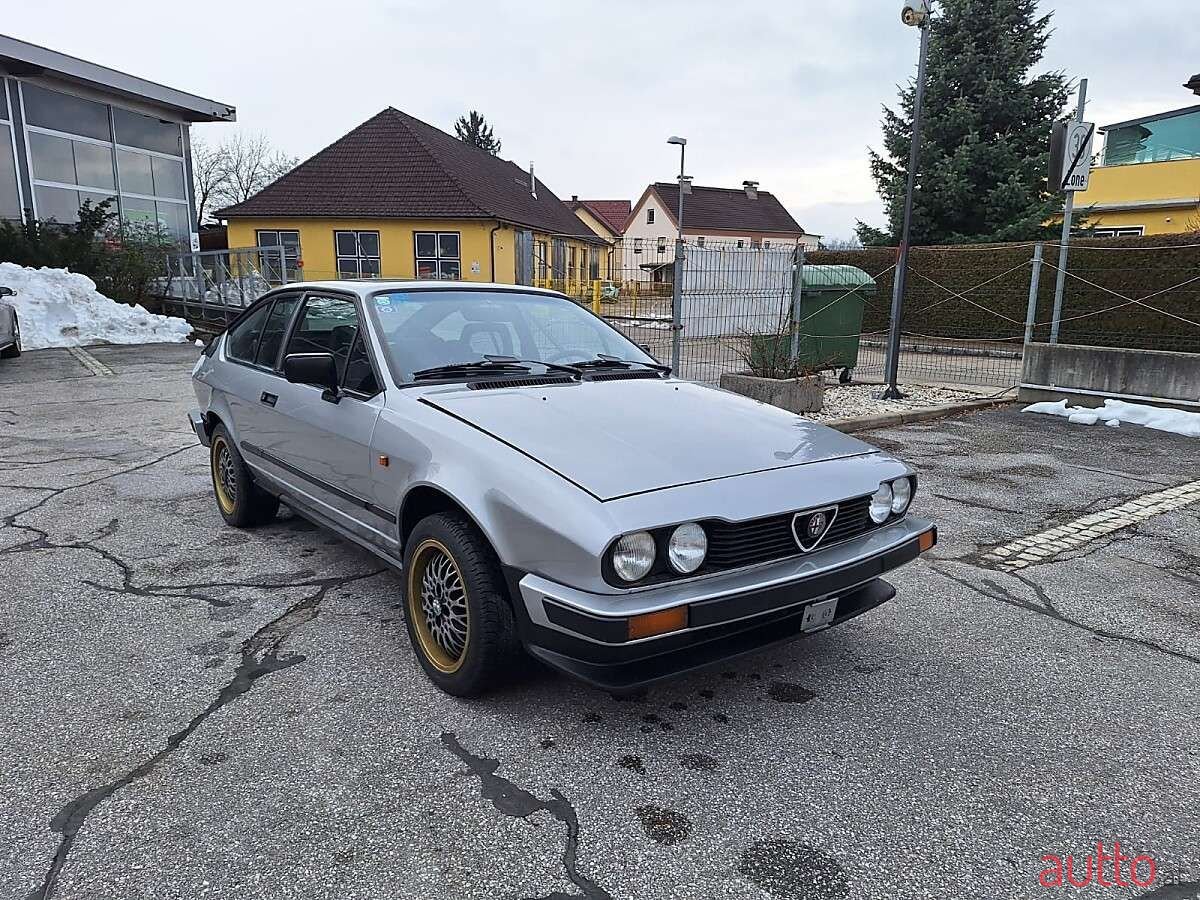 1983' Alfa Romeo GTV photo #4