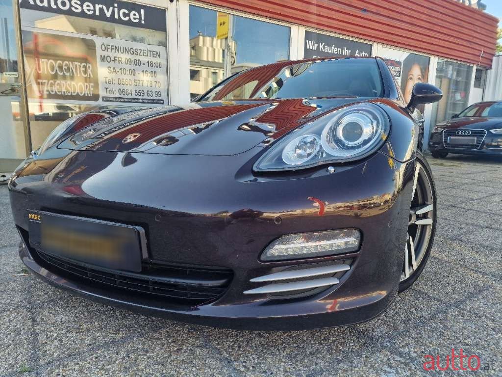 2011' Porsche Panamera photo #3
