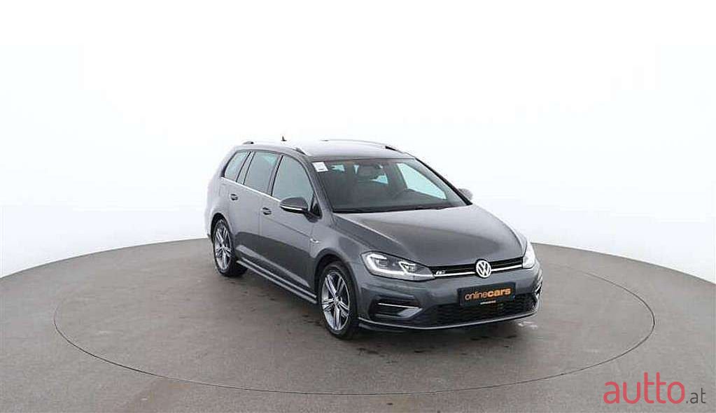 2019' Volkswagen Golf photo #6