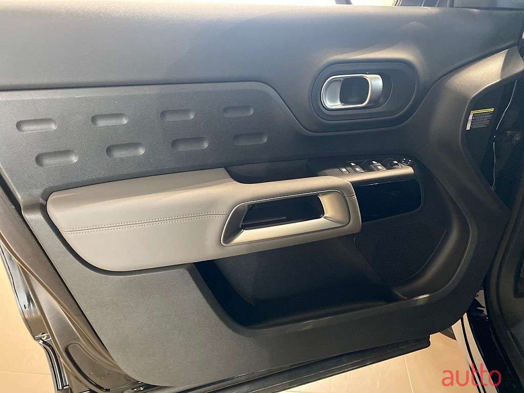 2020' Citroen C5 Aircross photo #4