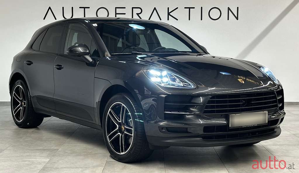 2021' Porsche Macan photo #3