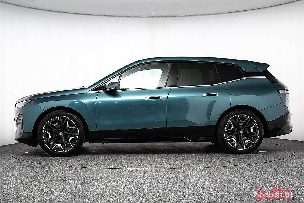 2023' BMW iX photo #3