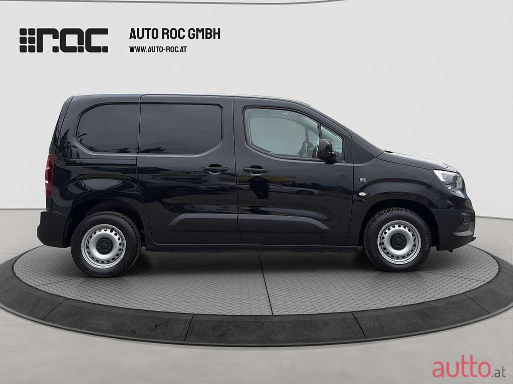 2020' Opel Combo photo #6