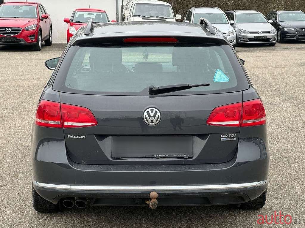 2013' Volkswagen Passat photo #6