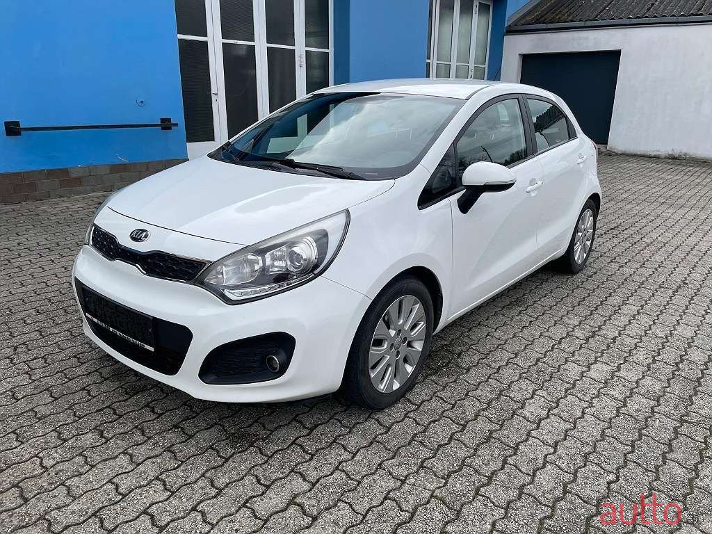 2013' Kia Rio photo #2