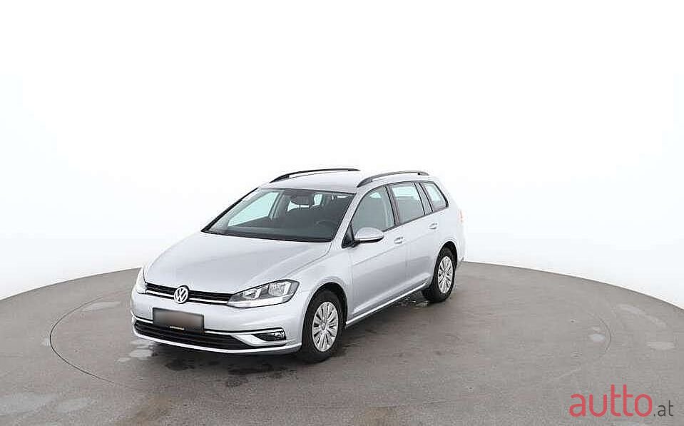 2019' Volkswagen Golf photo #1