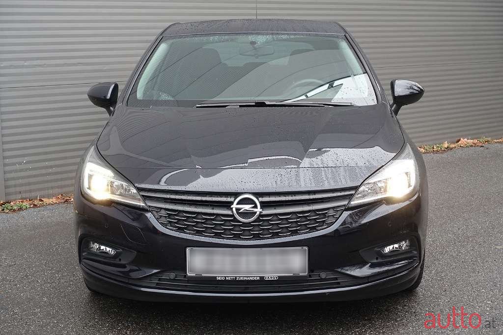 2018' Opel Astra photo #3